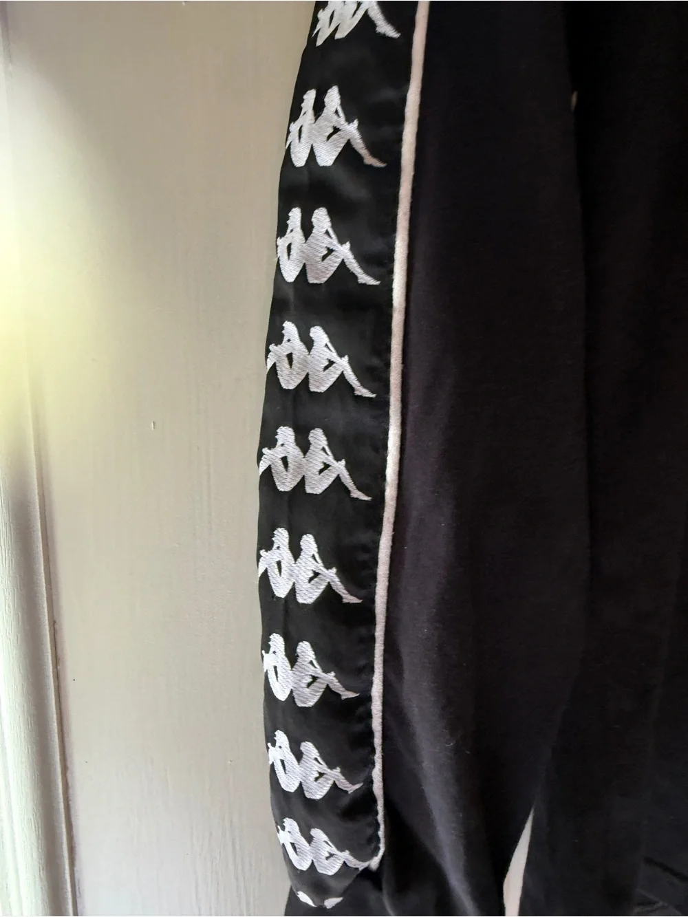 Kappa Black Long Sleeve Tee with White Logo Tape, Sz S, guc - Picture 4 of 6